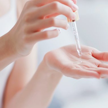 PRP皮膚再生療法による手の甲の若返り治療について|効果や費用・副作用を解説